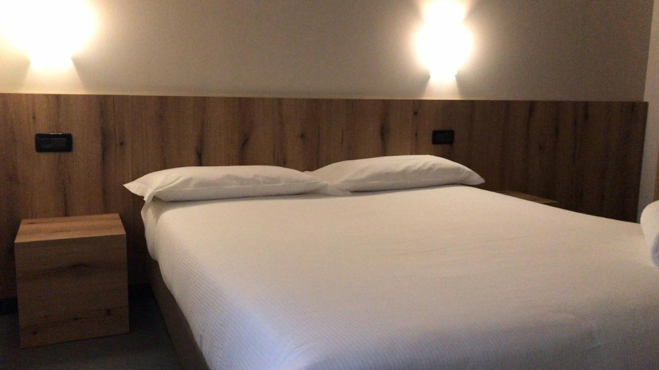Hotel Doria - Business & Bike Ostiglia ภายนอก รูปภาพ
