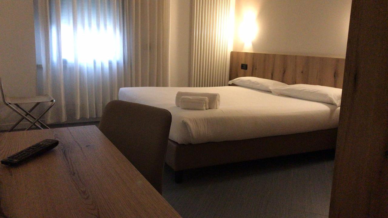 Hotel Doria - Business & Bike Ostiglia ภายนอก รูปภาพ